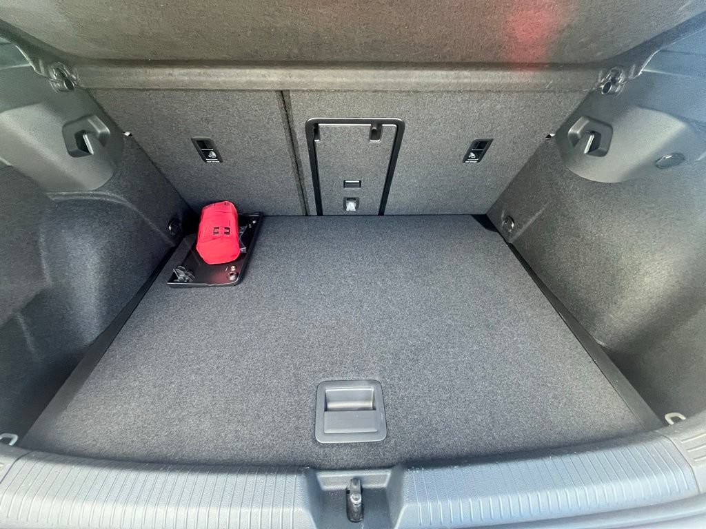 Certified 2025 Volkswagen GTI SE FWD image 27