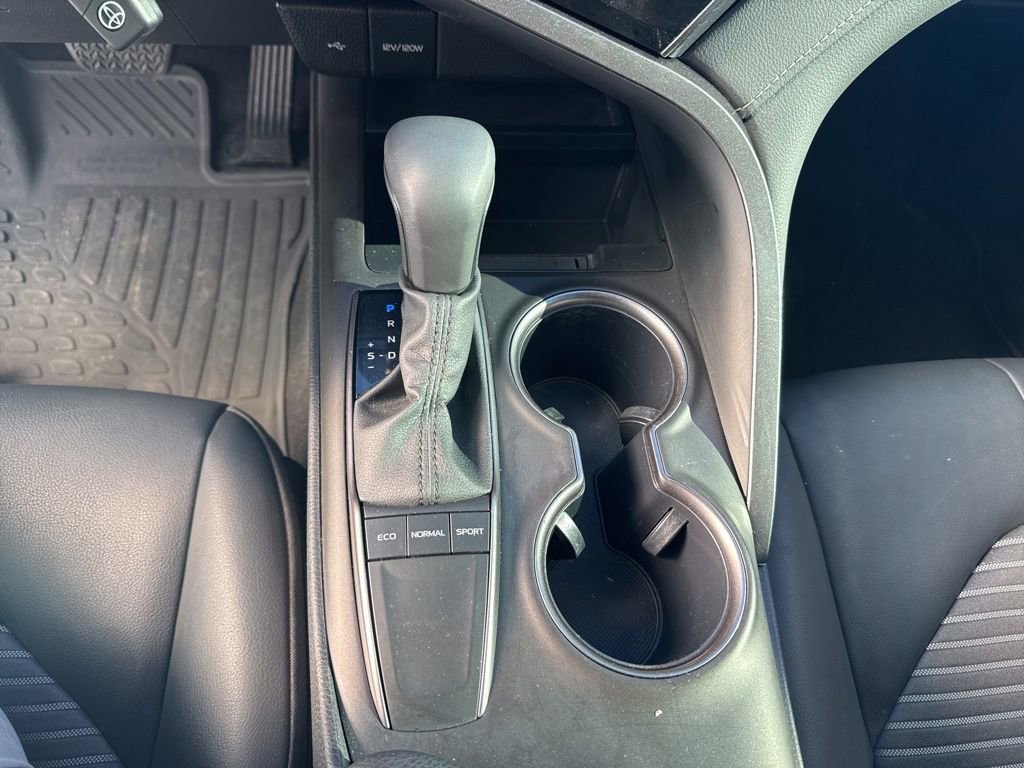 Used 2024 Toyota Camry SE image 20