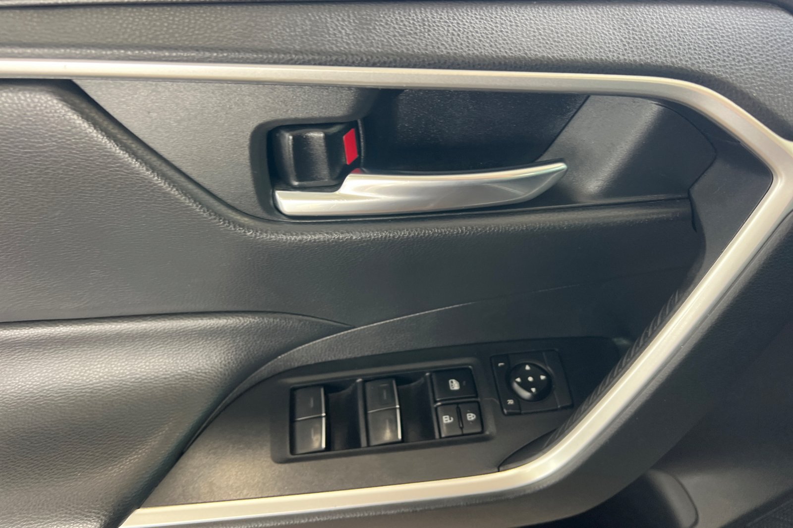 Certified 2022 Toyota RAV4 XLE AWD/4WD image 8