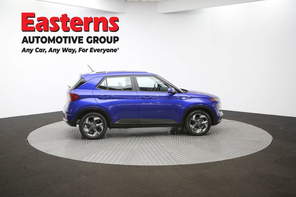 Used 2023 Hyundai Venue SEL image 39