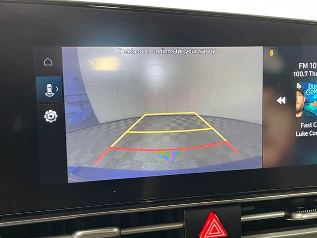 Used 2023 Hyundai Elantra SEL w/ Convenience Package image 9