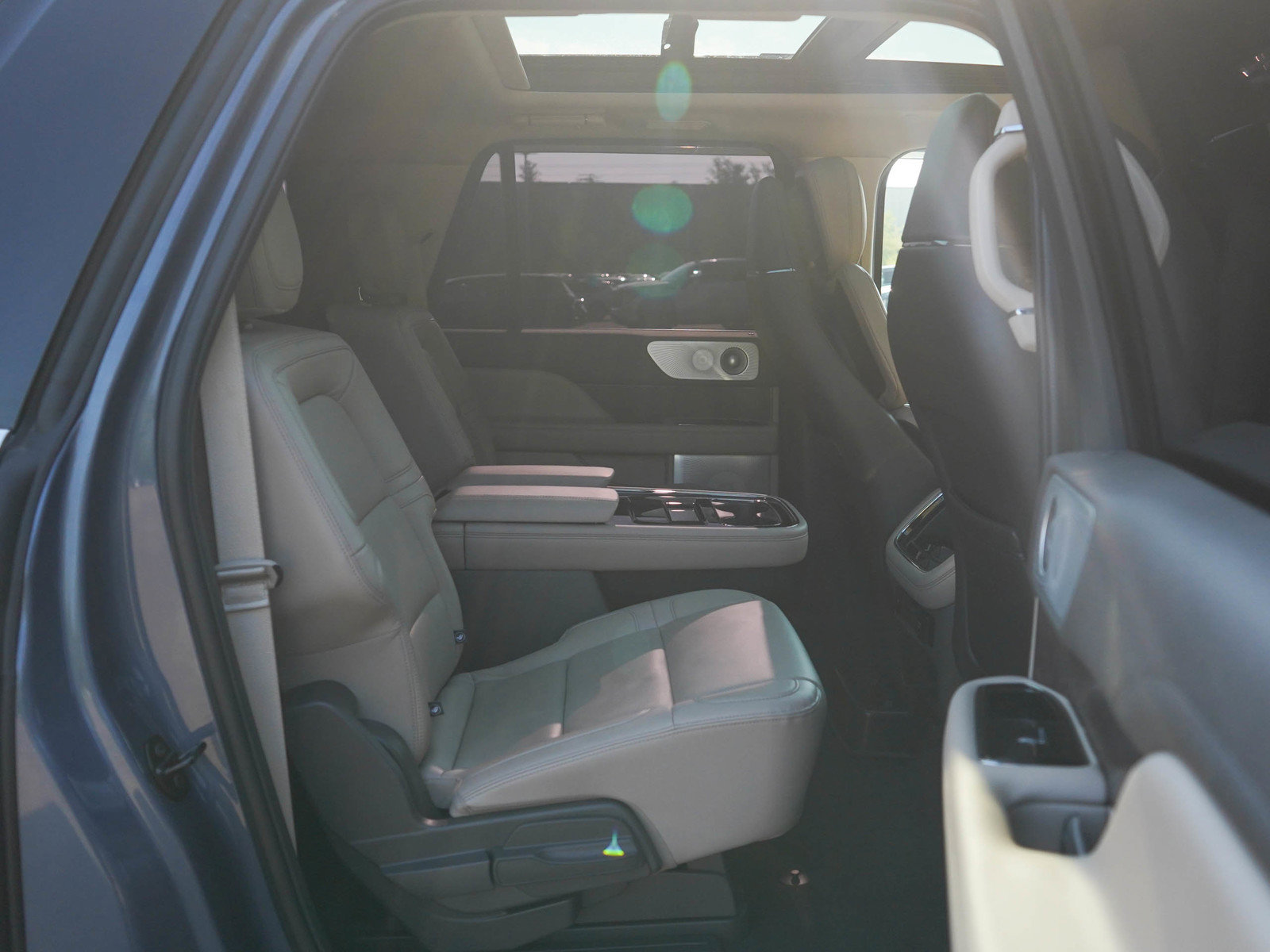 Used 2023 Lincoln Navigator L Reserve w/ Equipment Group 201A AWD/4WD image 13