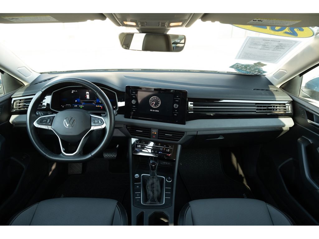 Used 2025 Volkswagen Jetta SE image 33