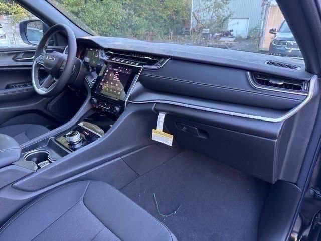 New 2025 Jeep Grand Cherokee Laredo X image 24