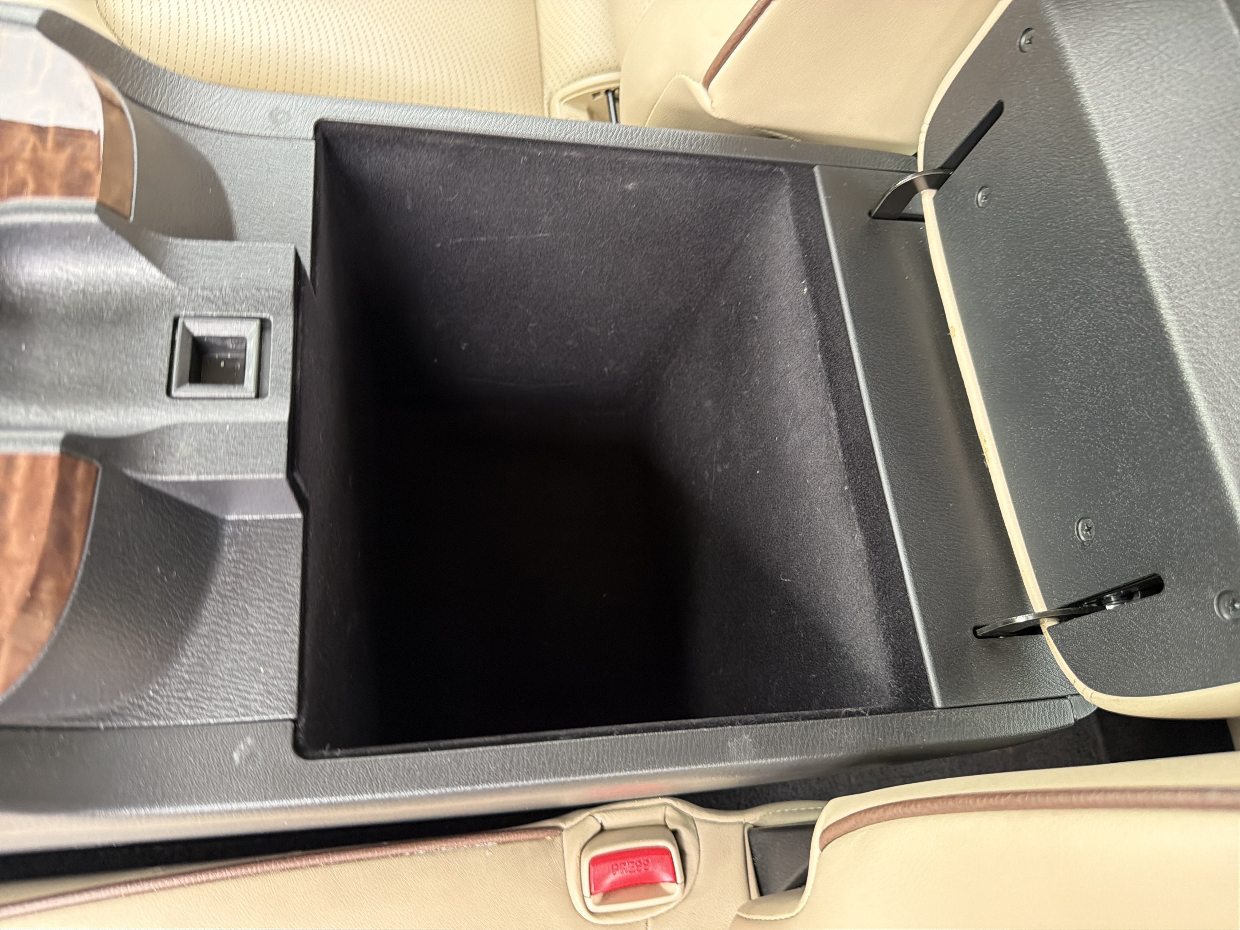 Used 2020 Nissan Armada SL w/ Premium Package RWD image 36