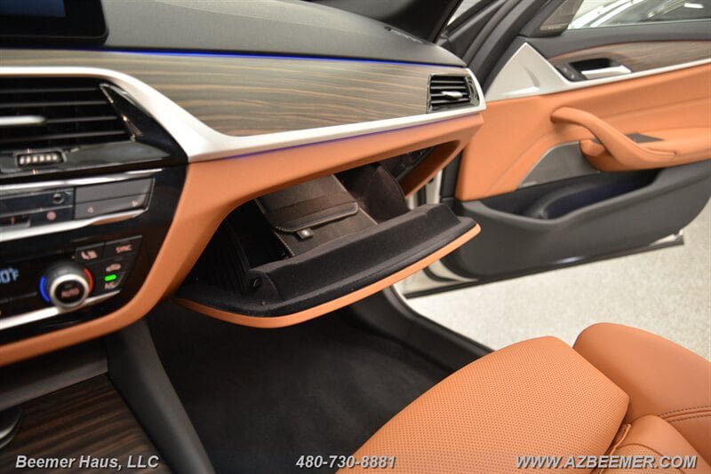Used 2023 BMW 530i w/ Premium Package RWD image 41