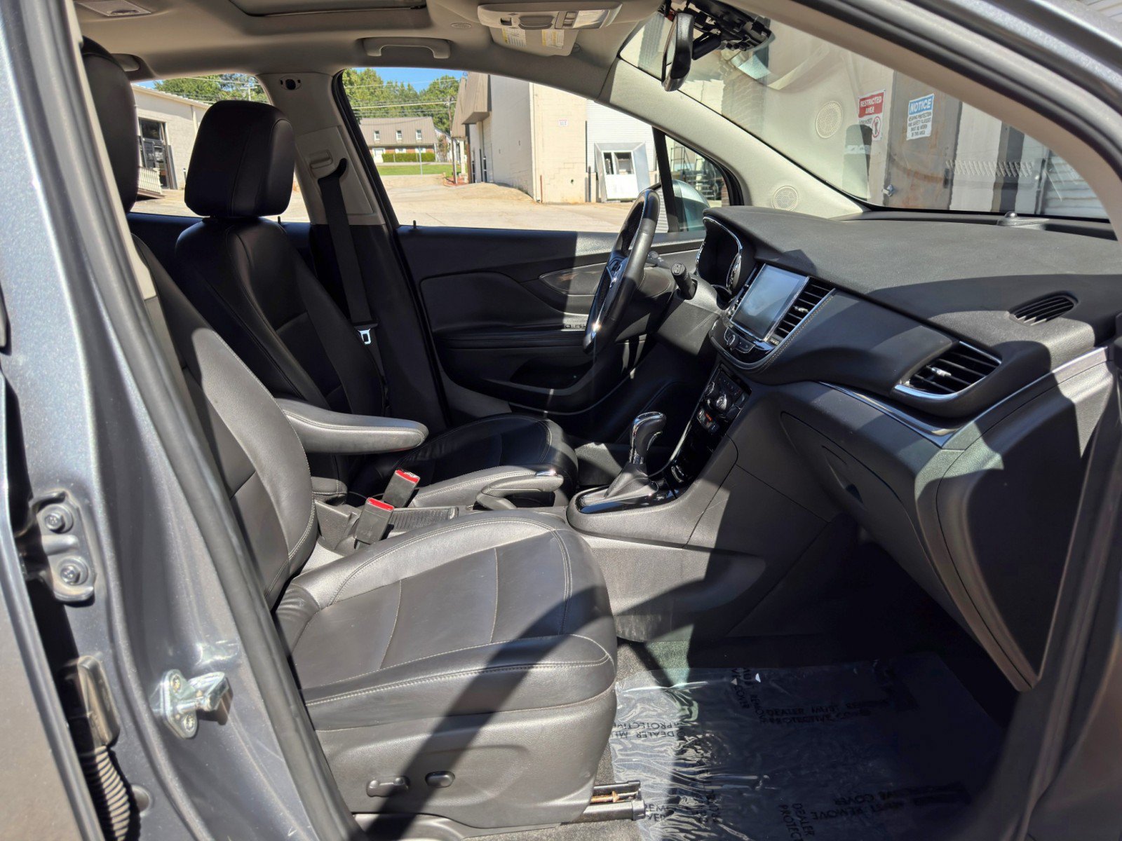 Used 2019 Buick Encore Essence FWD image 15