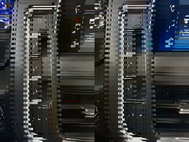 Used 2023 Chevrolet Suburban High Country image 17