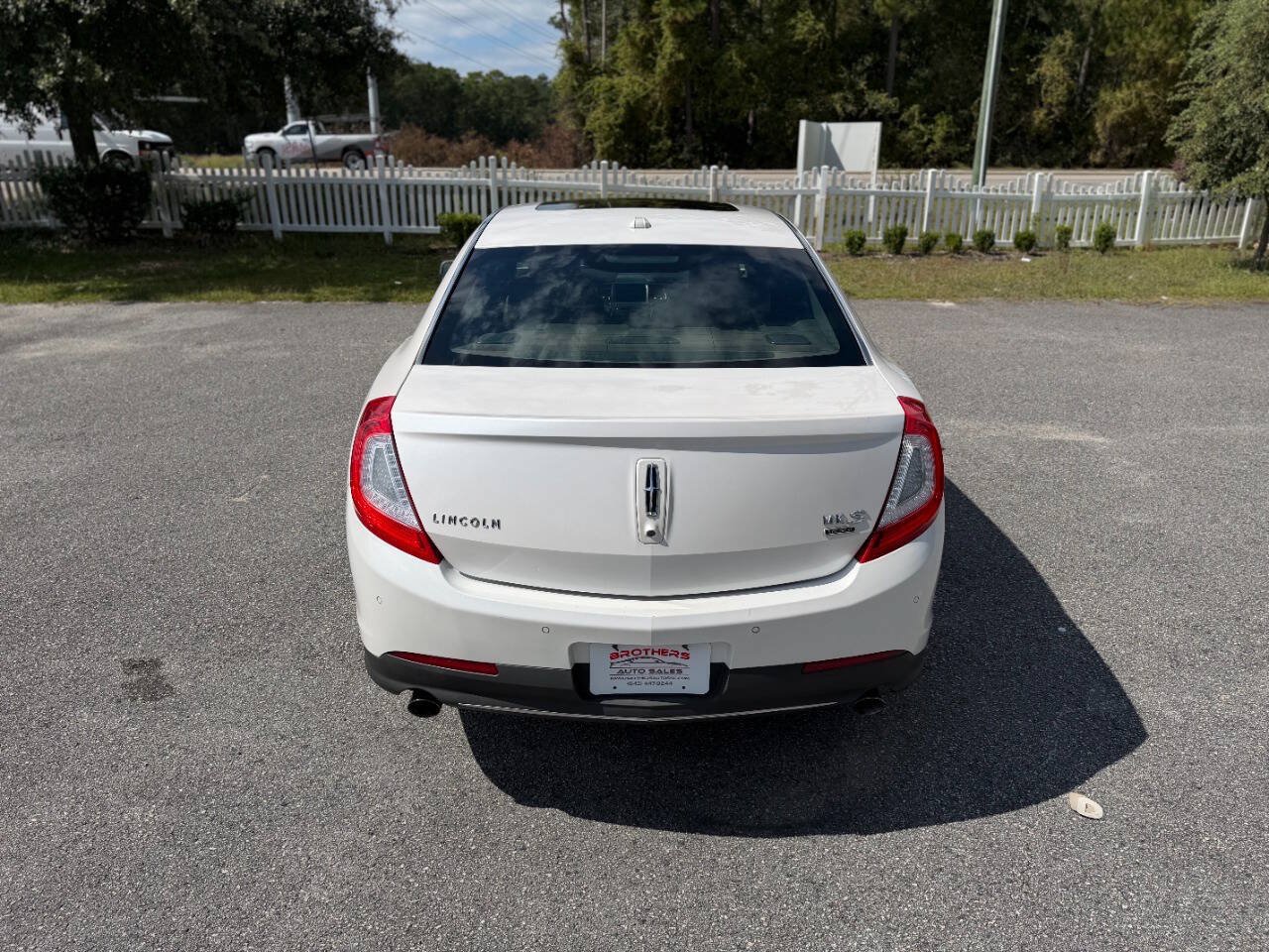 Used 2013 Lincoln MKS AWD image 5