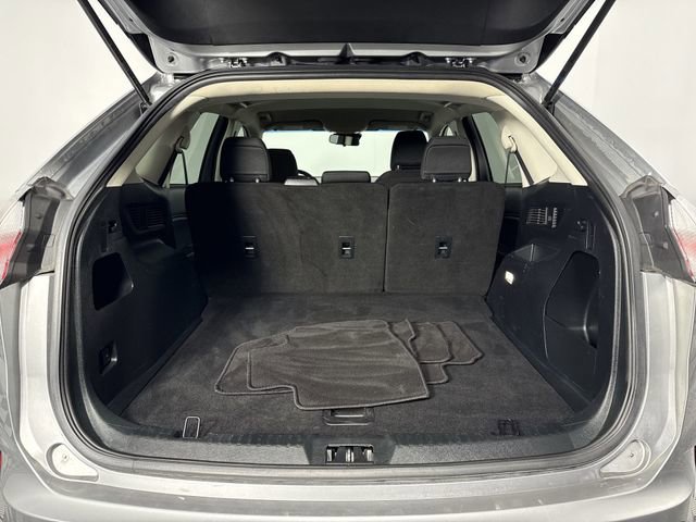 Used 2020 Ford Edge SE image 18