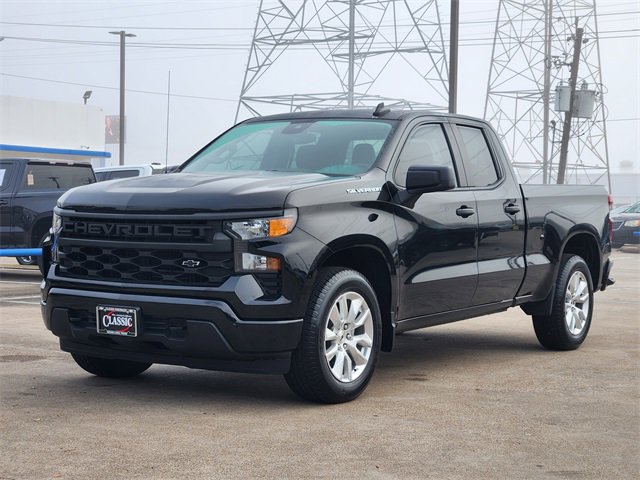 Used 2024 Chevrolet Silverado 1500 Custom image 3