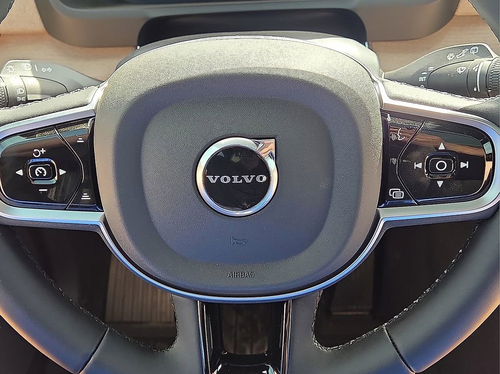 New 2026 Volvo XC90 B6 Plus w/ Protection Package Premier AWD/4WD image 30