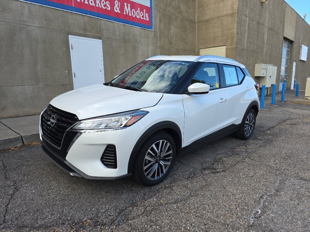 Used 2024 Nissan Kicks SV image 3