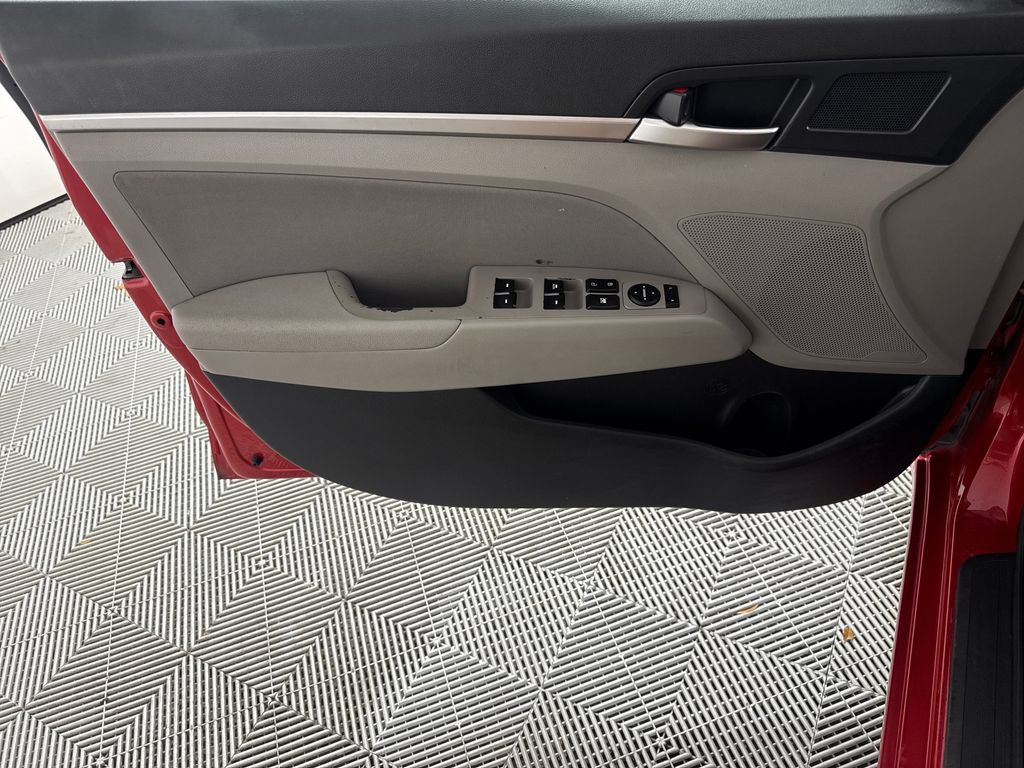 Used 2020 Hyundai Elantra Value Edition FWD image 10