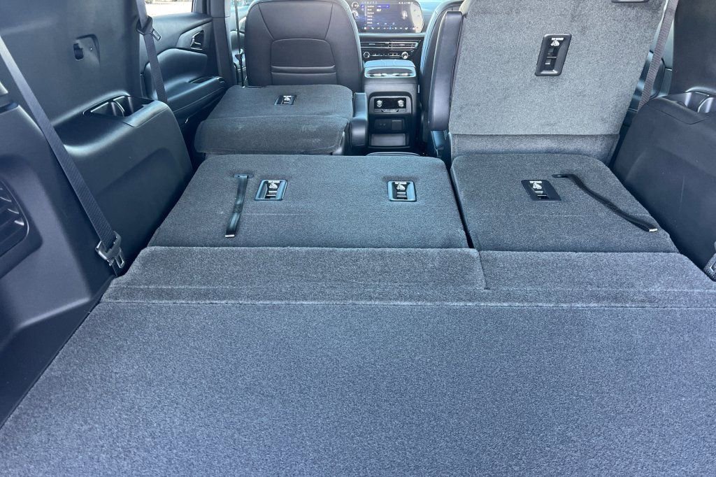 New 2026 Chevrolet Traverse LT w/ Enhanced Driving Package image 13