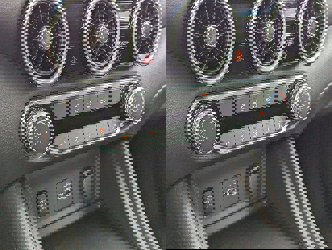 New 2025 Nissan Sentra S image 17