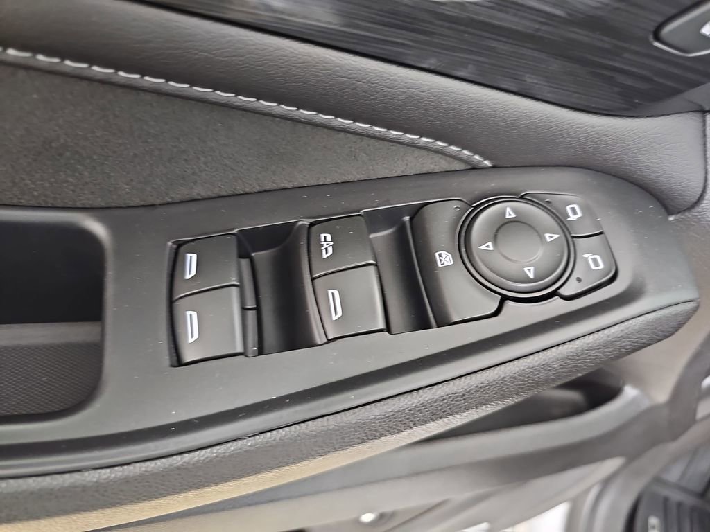 Certified 2021 Chevrolet Traverse High Country image 35