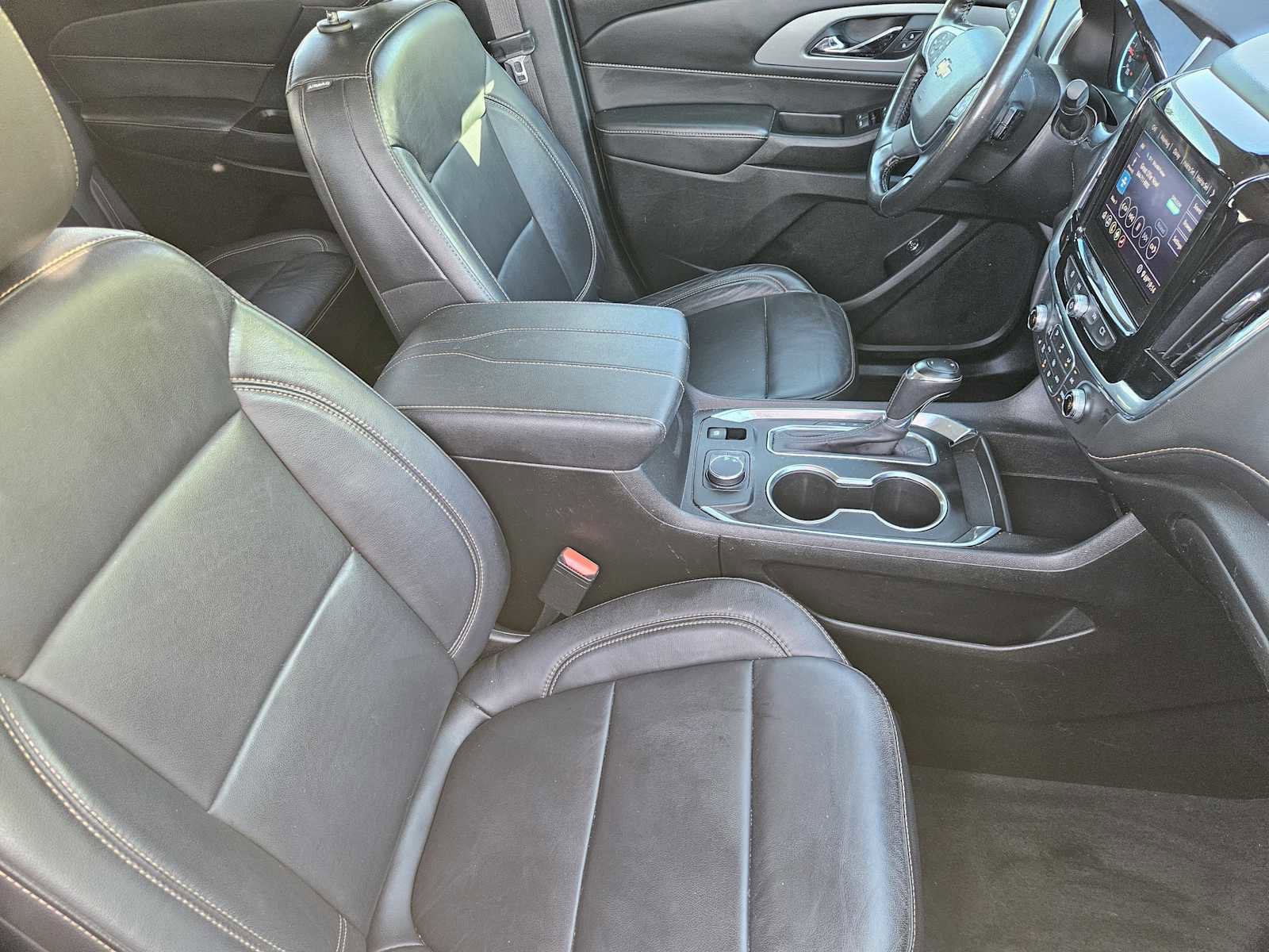 Used 2020 Chevrolet Traverse LT w/ Driver Confidence II Package image 14