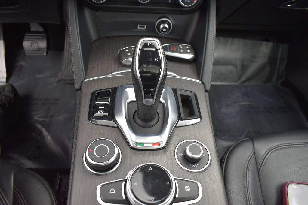 Used 2021 Alfa Romeo Stelvio Ti w/ Active Assist 2 Package TI AWD/4WD image 9