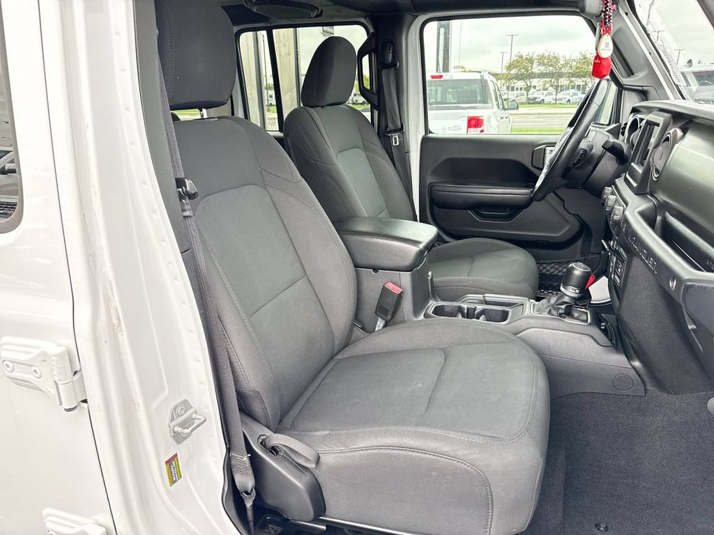 Used 2019 Jeep Wrangler Unlimited Sport S AWD/4WD image 25