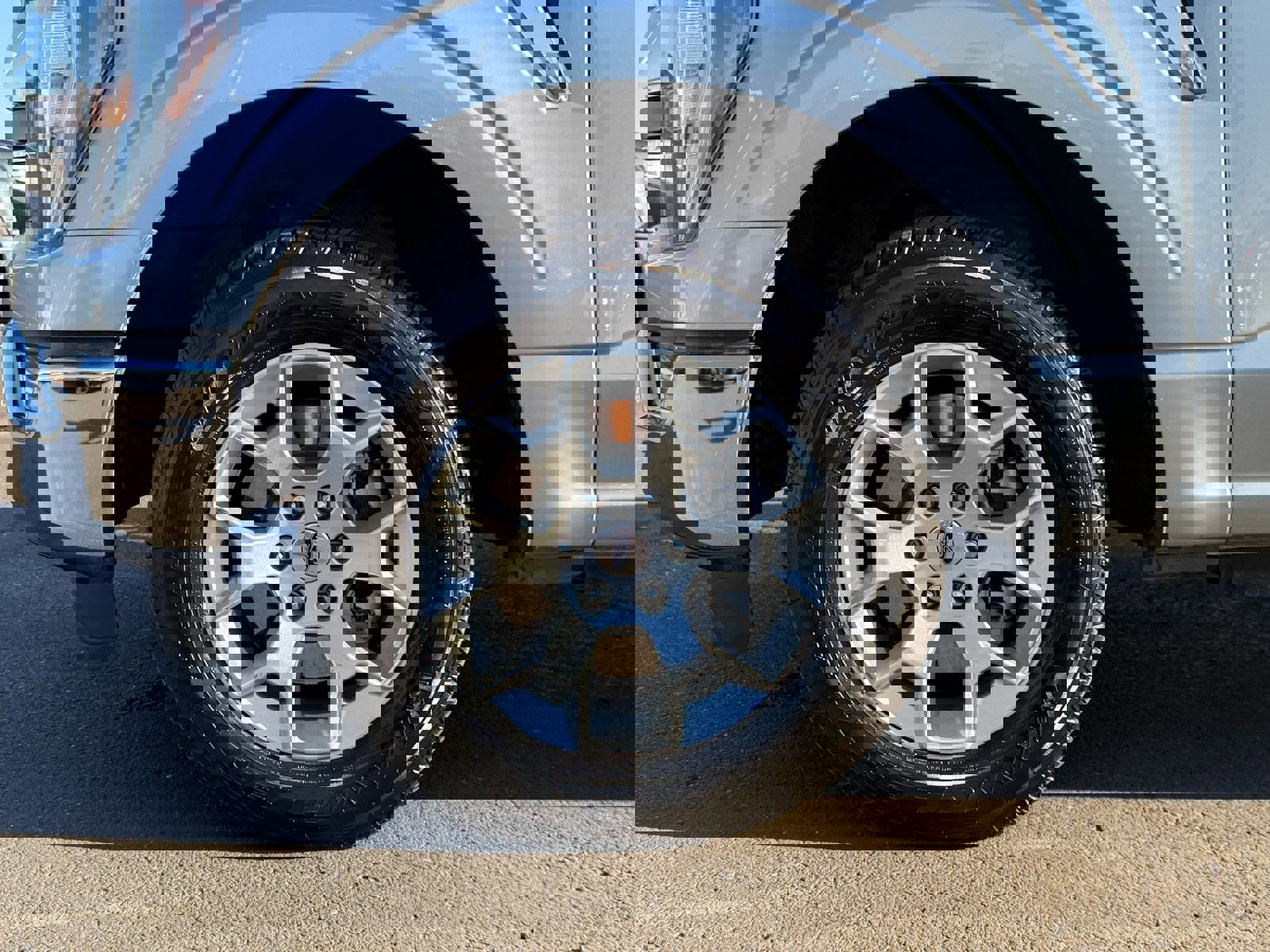 Used 2023 Ford F150 XLT image 11