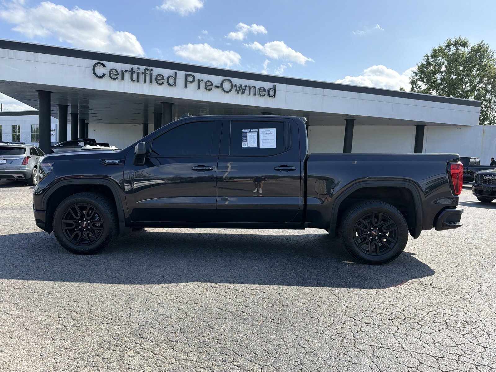 Used 2023 GMC Sierra 1500 Elevation w/ X31 Off-Road Package AWD/4WD image 16