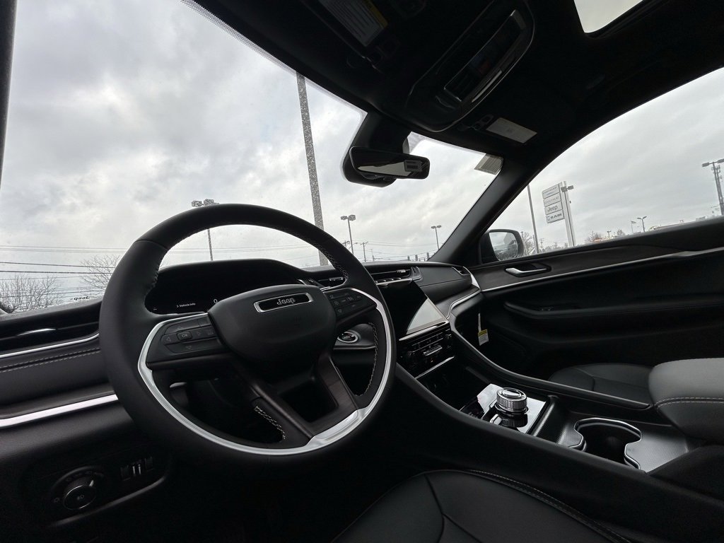 New 2025 Jeep Grand Cherokee L Limited image 15
