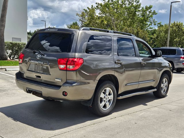 Used 2008 Toyota Sequoia SR5 w/ Towing Pkg AWD/4WD image 5