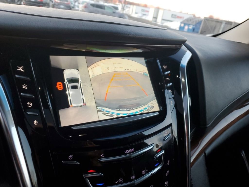 Used 2016 Cadillac Escalade ESV Premium image 21