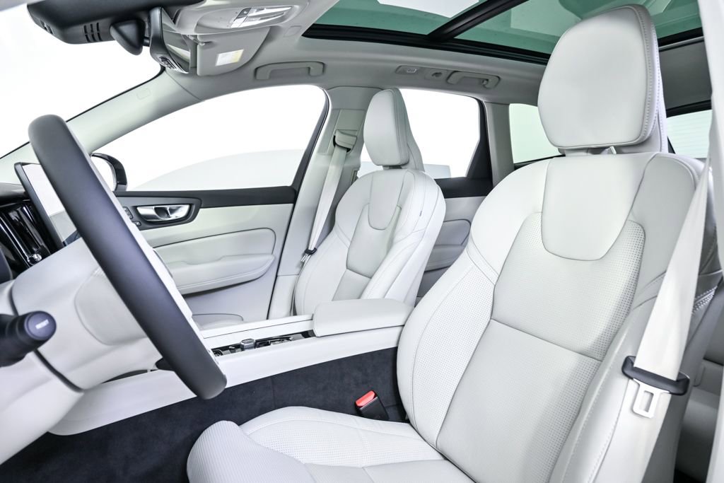 New 2026 Volvo XC60 T8 Ultra w/ Protection Package Premier AWD/4WD image 5