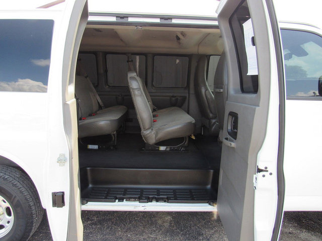 Used 2020 Chevrolet Express 2500 LT w/ LT Preferred Equipment Group RWD image 16