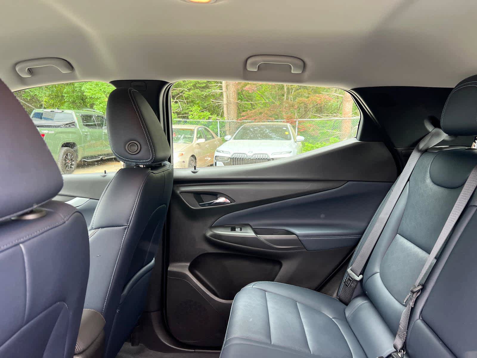 Certified 2023 Chevrolet Bolt EUV LT w/ Convenience Package FWD image 28