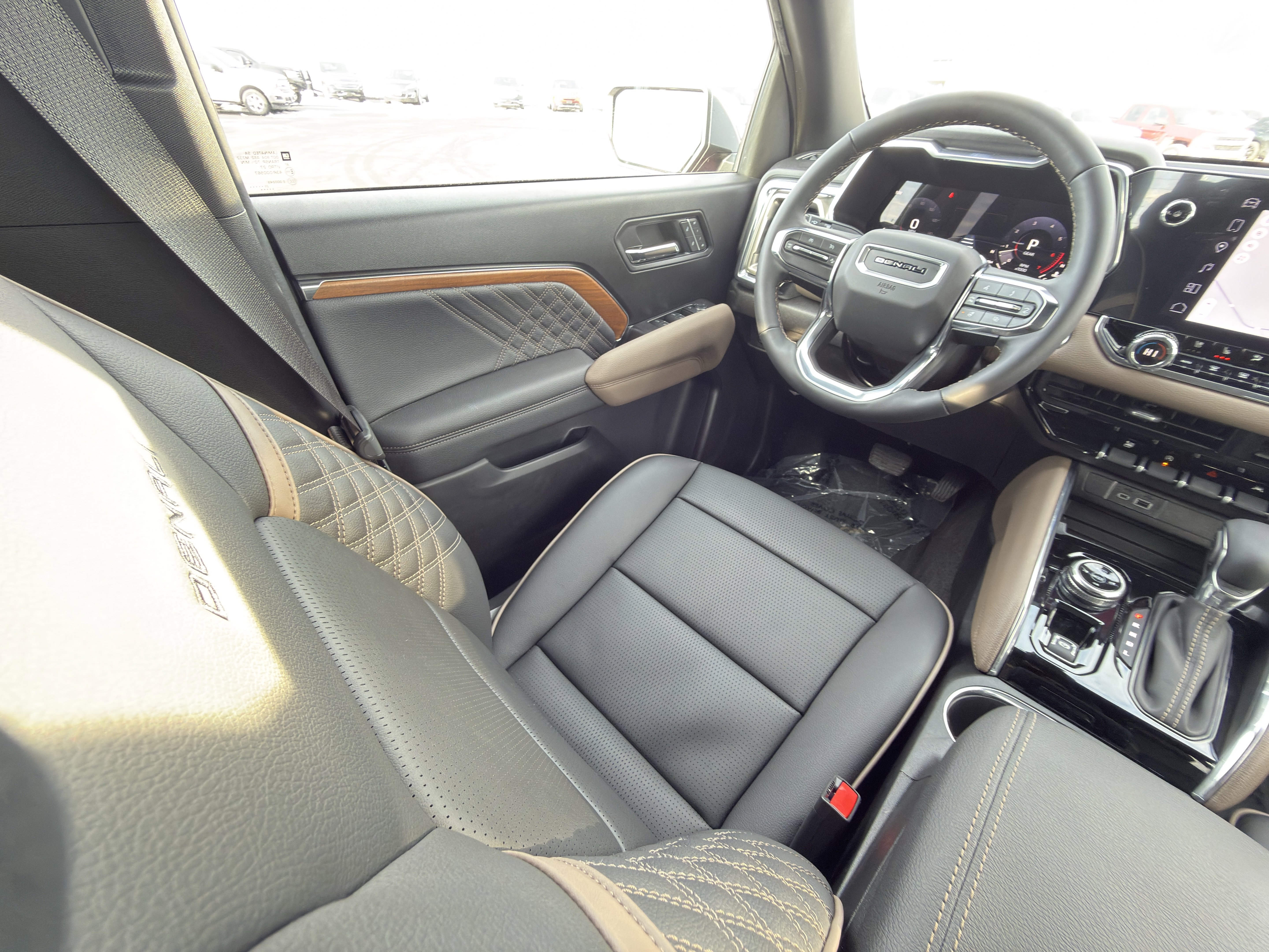 New 2026 GMC Canyon Denali image 17