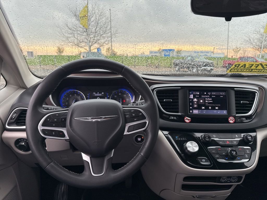 Used 2024 Chrysler Voyager LX image 25