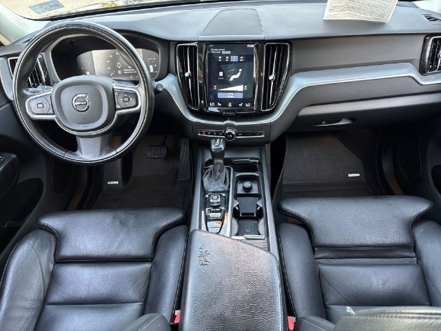 Used 2019 Volvo XC60 T5 Momentum w/ Premium Package AWD/4WD image 11