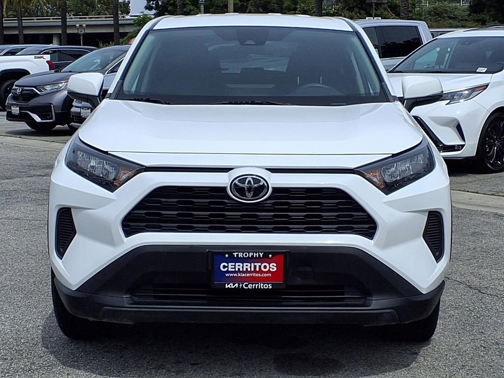 Used 2022 Toyota RAV4 LE image 8