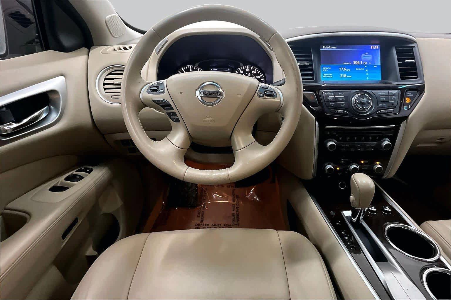 Used 2014 Nissan Pathfinder Platinum w/ Platinum Premium Package FWD image 5