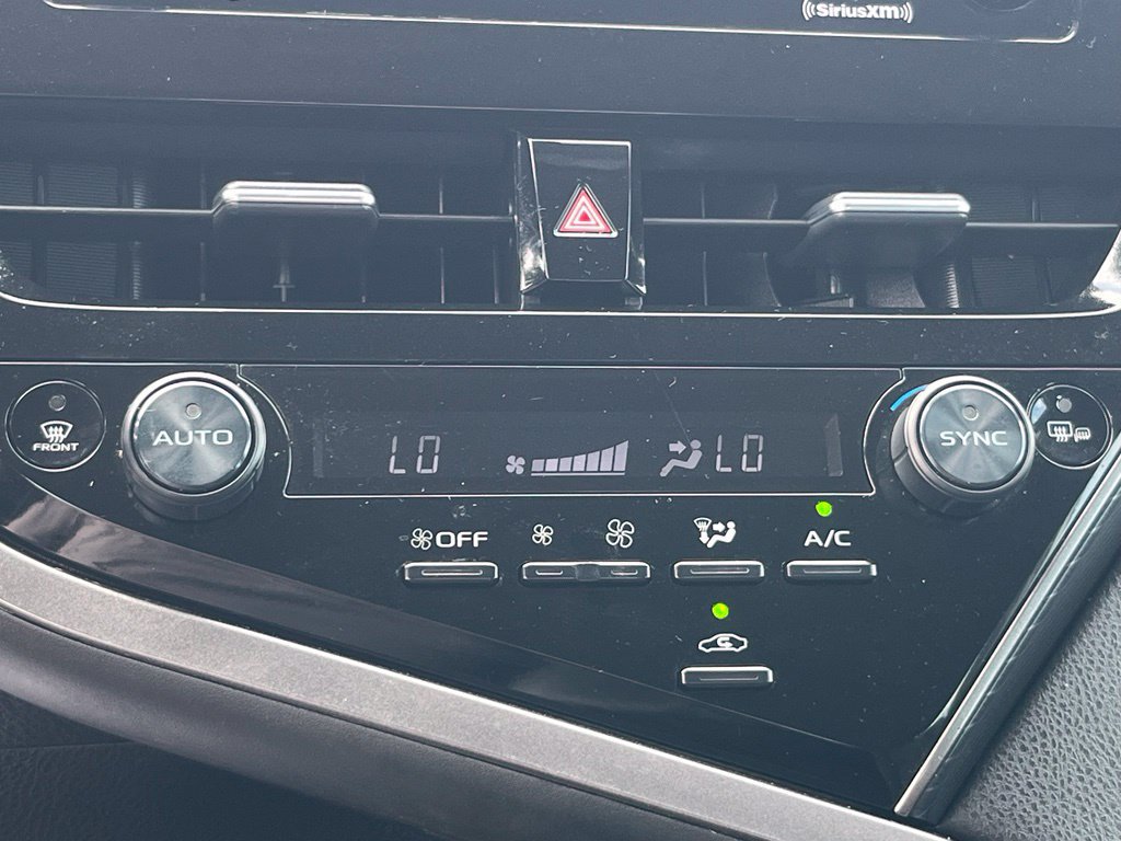 Used 2022 Toyota Camry SE FWD image 19