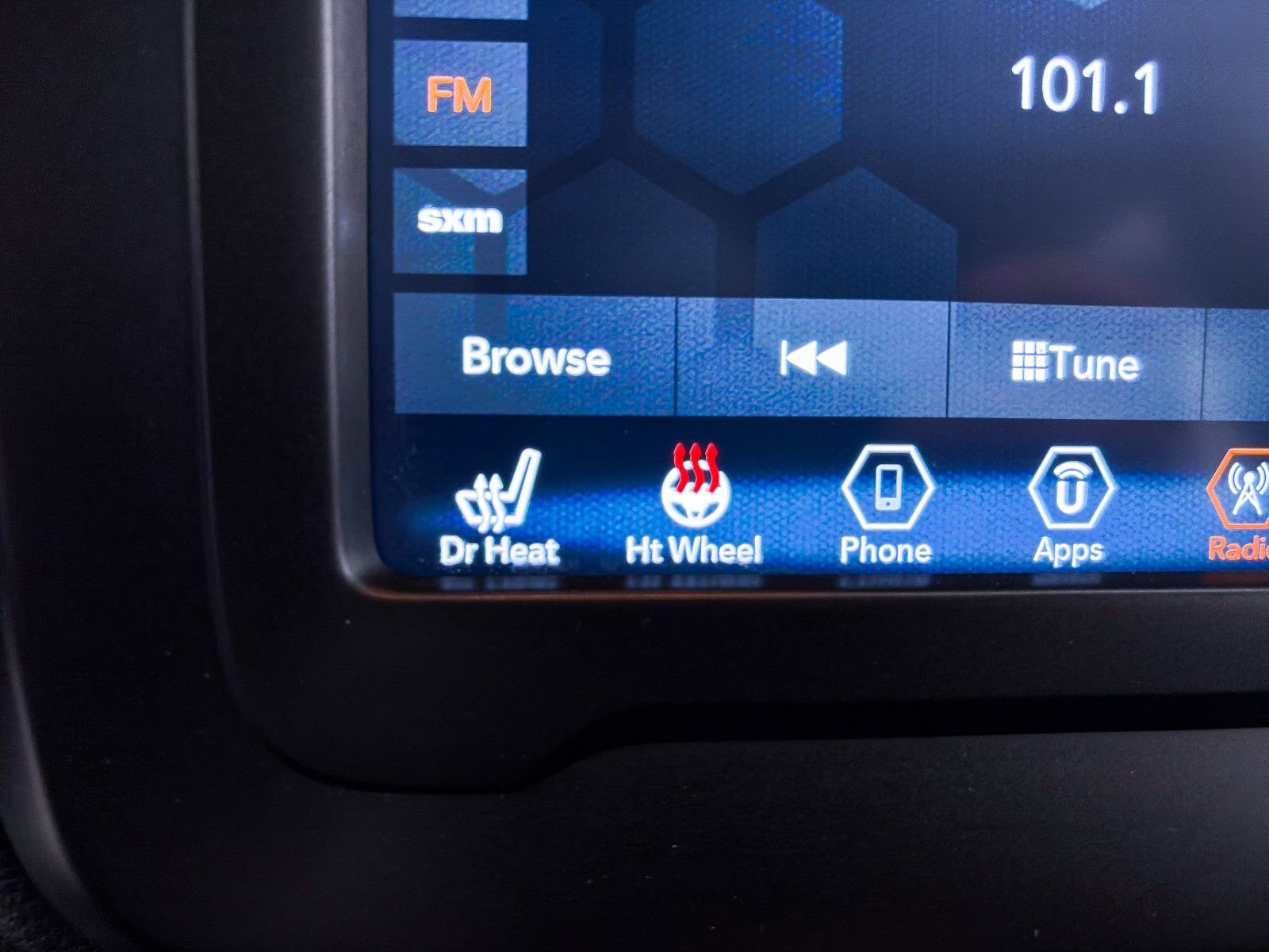 Used 2019 Jeep Renegade Latitude w/ Cold Weather Group image 20