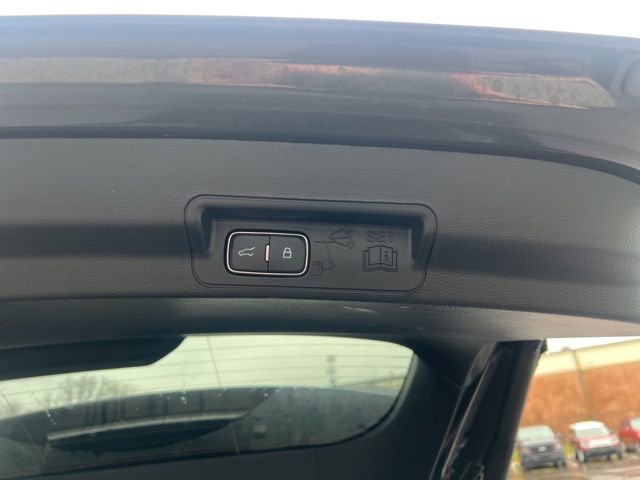 Used 2024 Ford Explorer XLT w/ Equipment Group 202A image 15