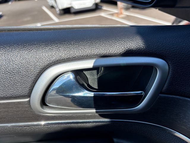 Used 2018 Jeep Grand Cherokee Limited image 15