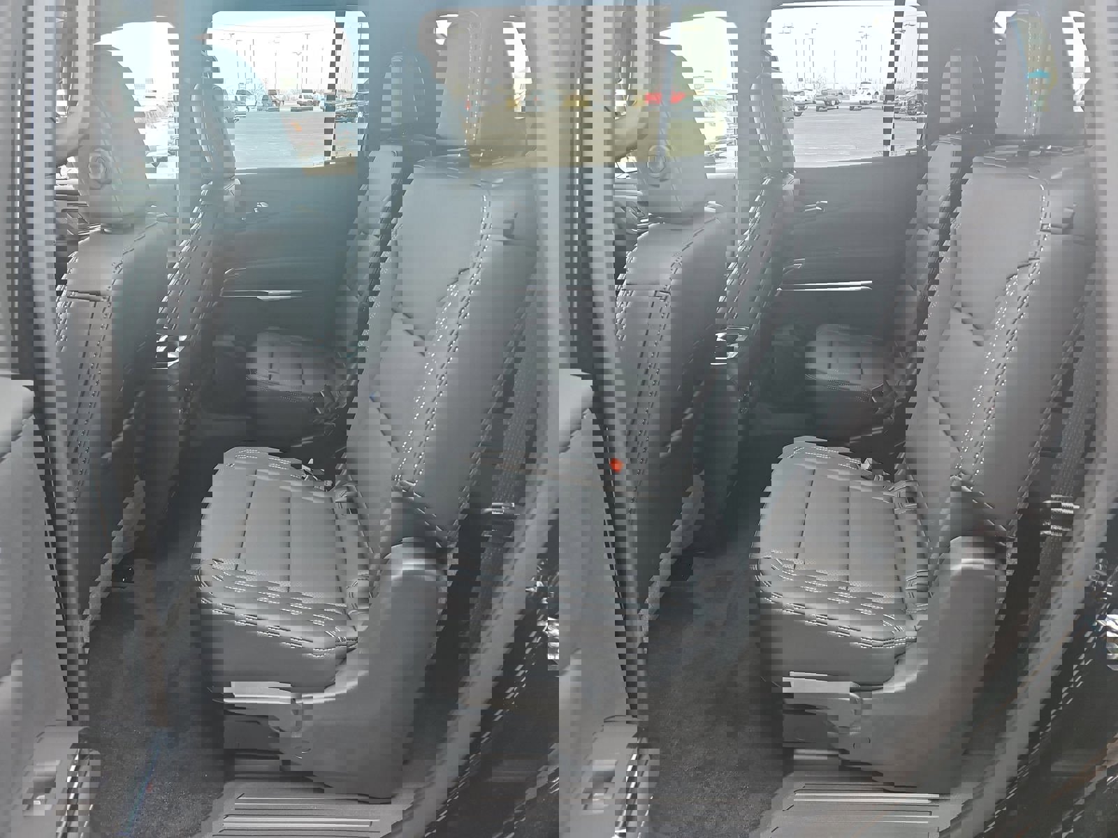 Used 2025 Chevrolet Traverse LT w/ Driver Confidence Package image 18