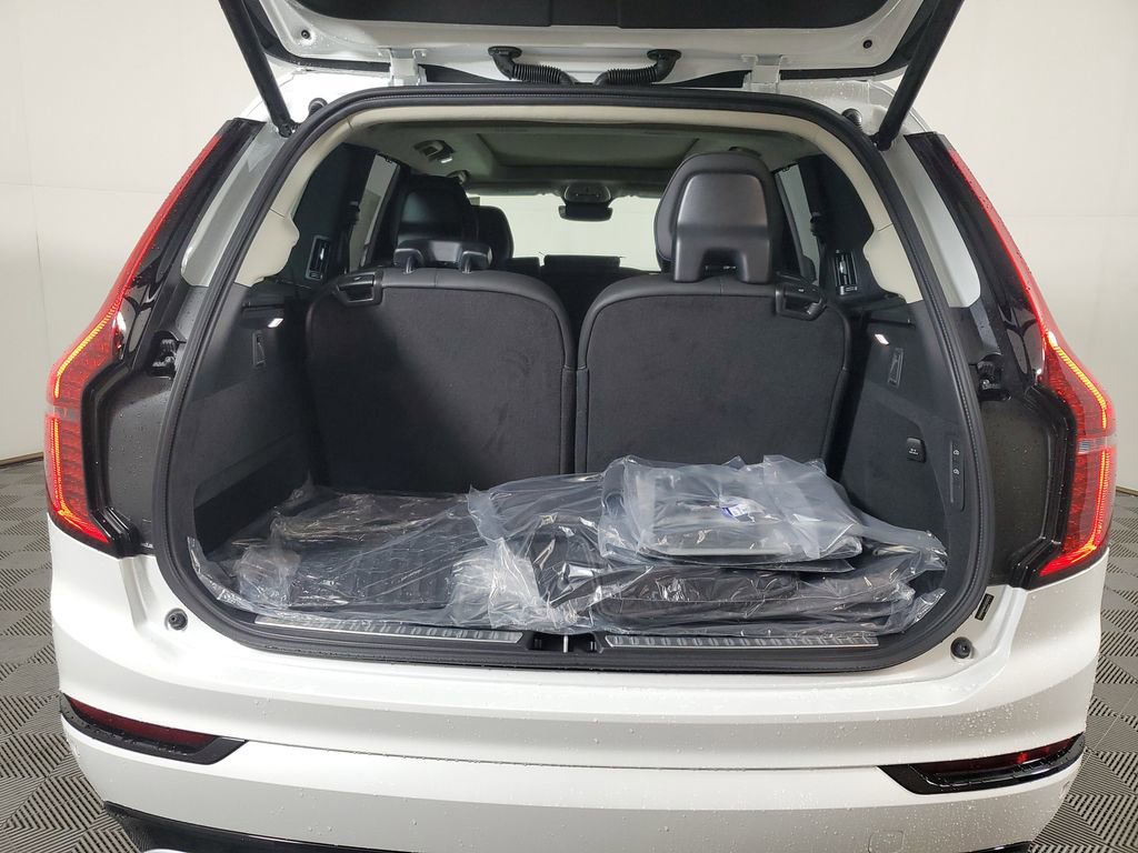 New 2026 Volvo XC90 T8 Ultra w/ Lounge Package image 9