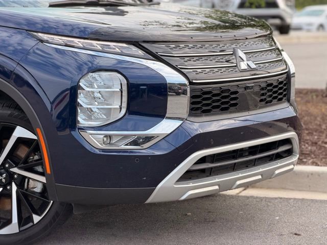 Used 2024 Mitsubishi Outlander SE AWD/4WD image 3