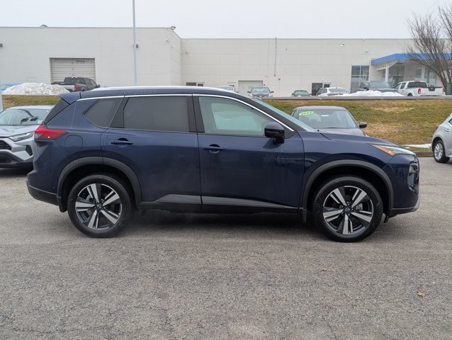 Certified 2025 Nissan Rogue SL FWD image 2