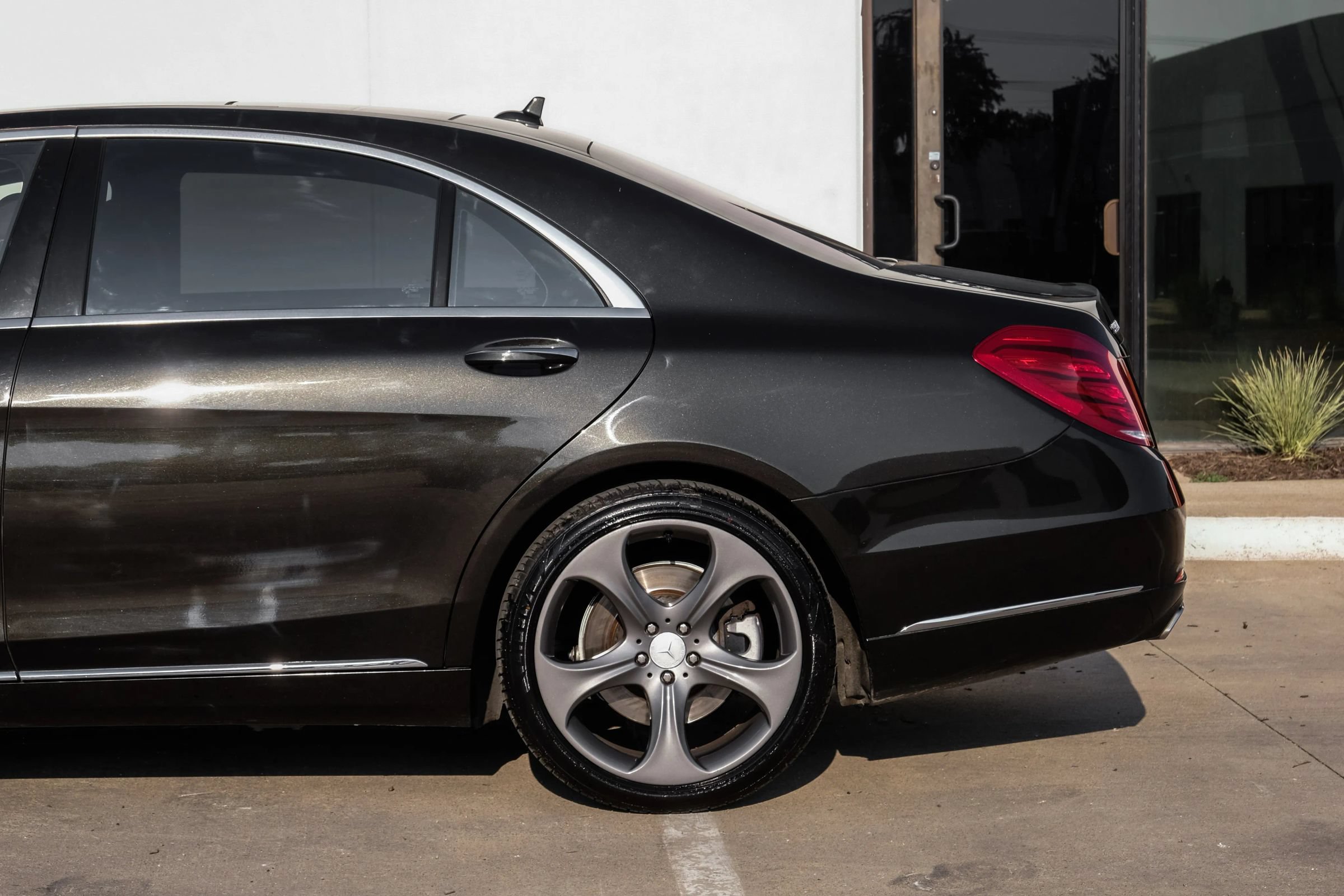 Used 2015 Mercedes-Benz S 550 Sedan image 15