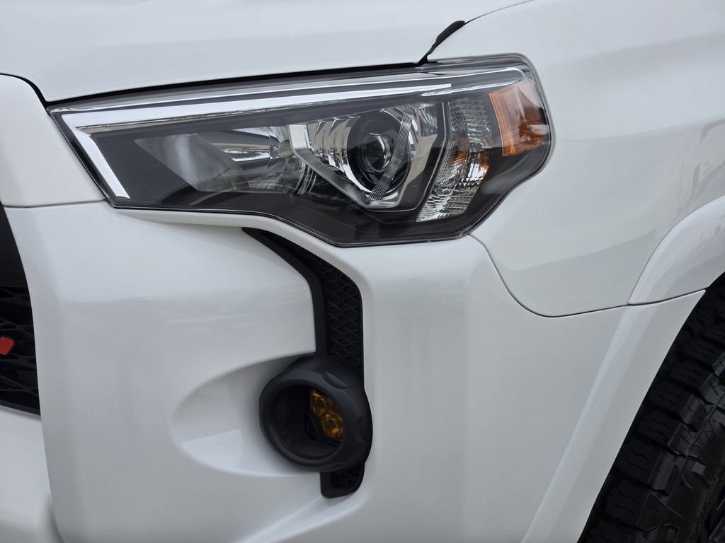 Used 2023 Toyota 4Runner SR5 Premium w/ Moonroof Package RWD image 15
