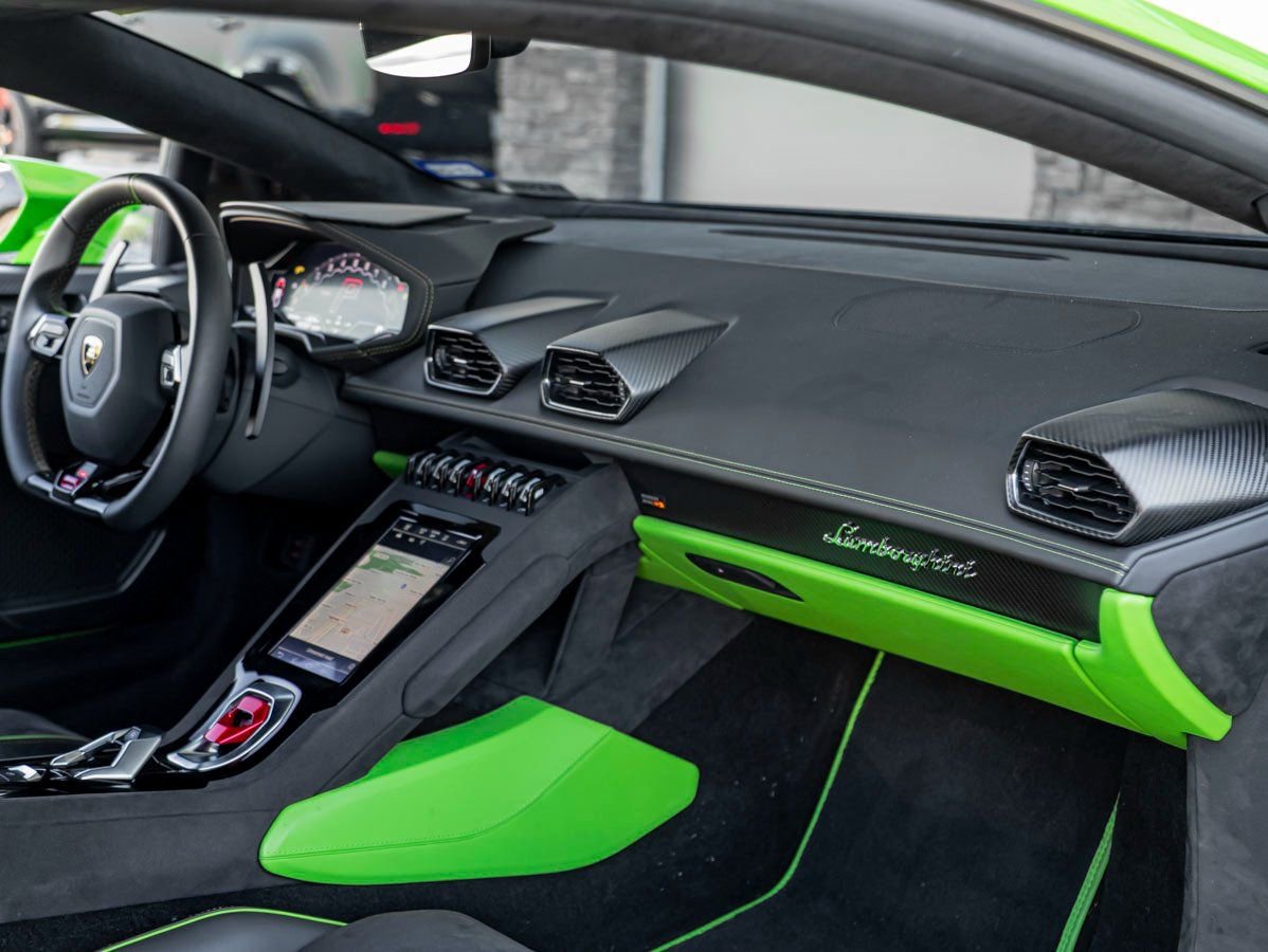 Used 2023 Lamborghini Huracan Tecnica image 24