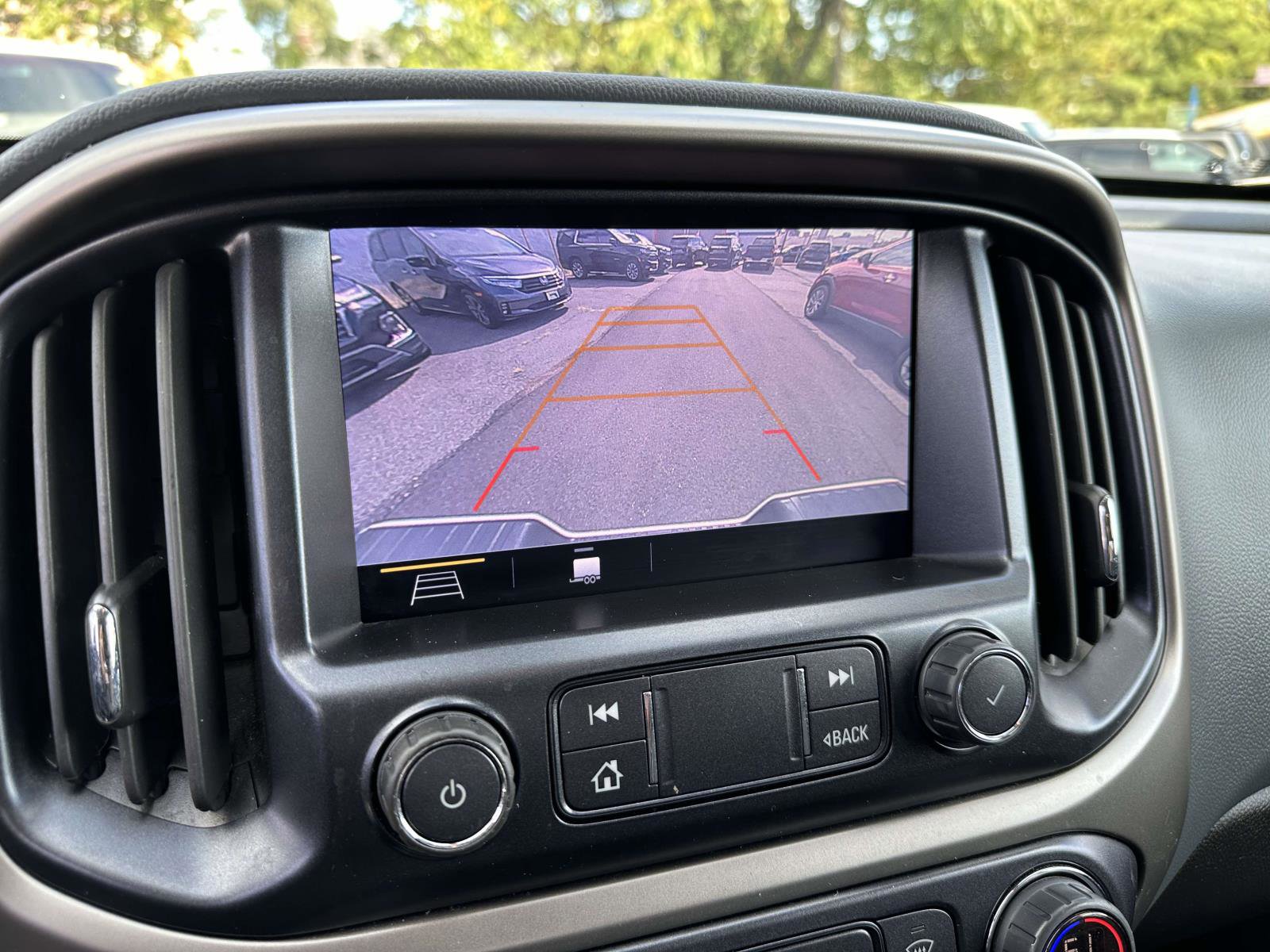 Used 2022 Chevrolet Colorado Z71 image 28