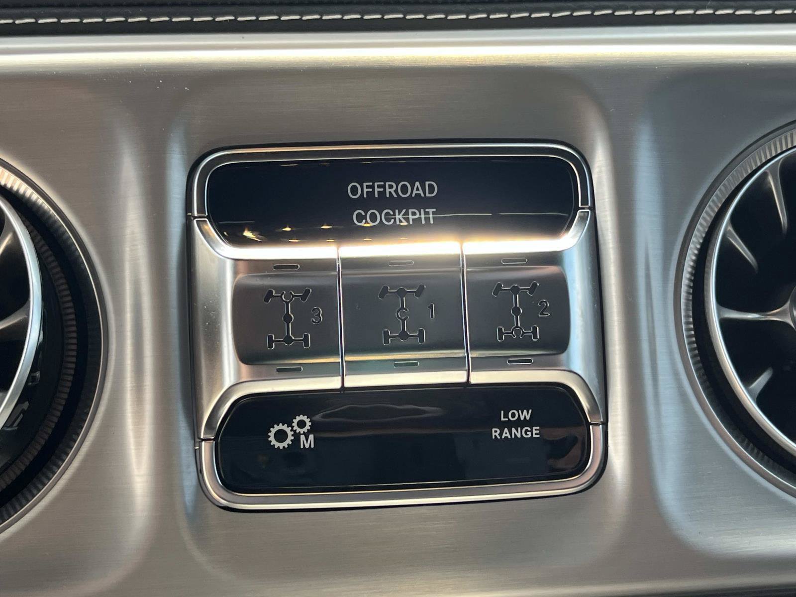Certified 2025 Mercedes-Benz G 63 AMG 4MATIC image 34